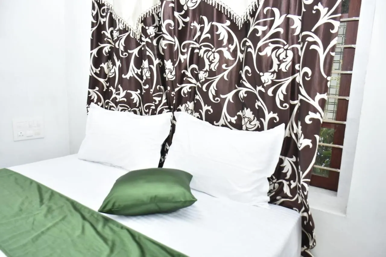 Meenangadi Dream Inn Family Homestay 0*,  הודו